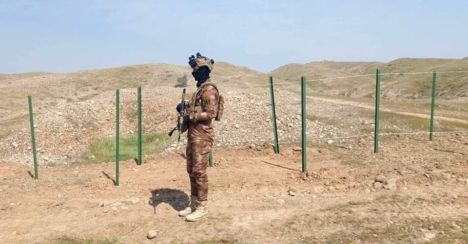 نصب “أكبر حاجز من الاسلاك الشائكة” على الحدود العراقية الإيرانية (صور)