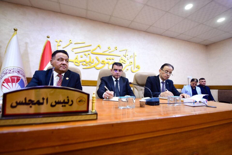 صورة من مقال: محافظ ذي قار يحضر اجتماع مجلس الجامعة ويؤكد أهمية ترسيخ الشراكة بين الحكومة المحلية والمؤسسات الأكاديمية