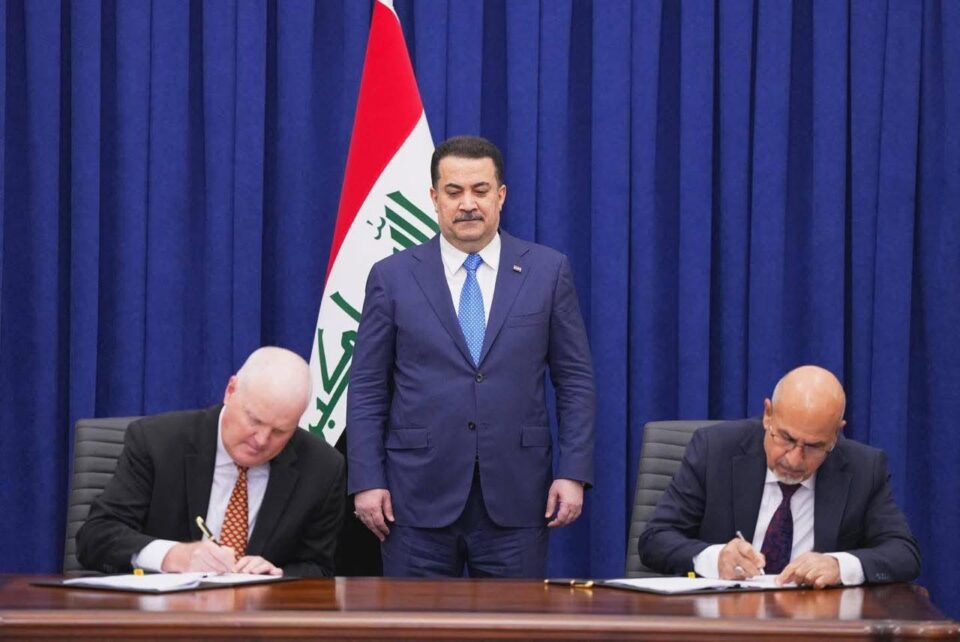 صورة من مقال: بإشراف رئيس الوزراء… توقيع اتفاقية كبرى بين العراق وشيفرون لتطوير حقول النفط في الناصرية