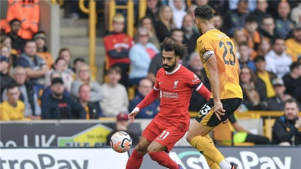 ليفربول يتصدر مؤقتا وصلاح يكسر رقماً عربياً بالدوري الإنجليزي