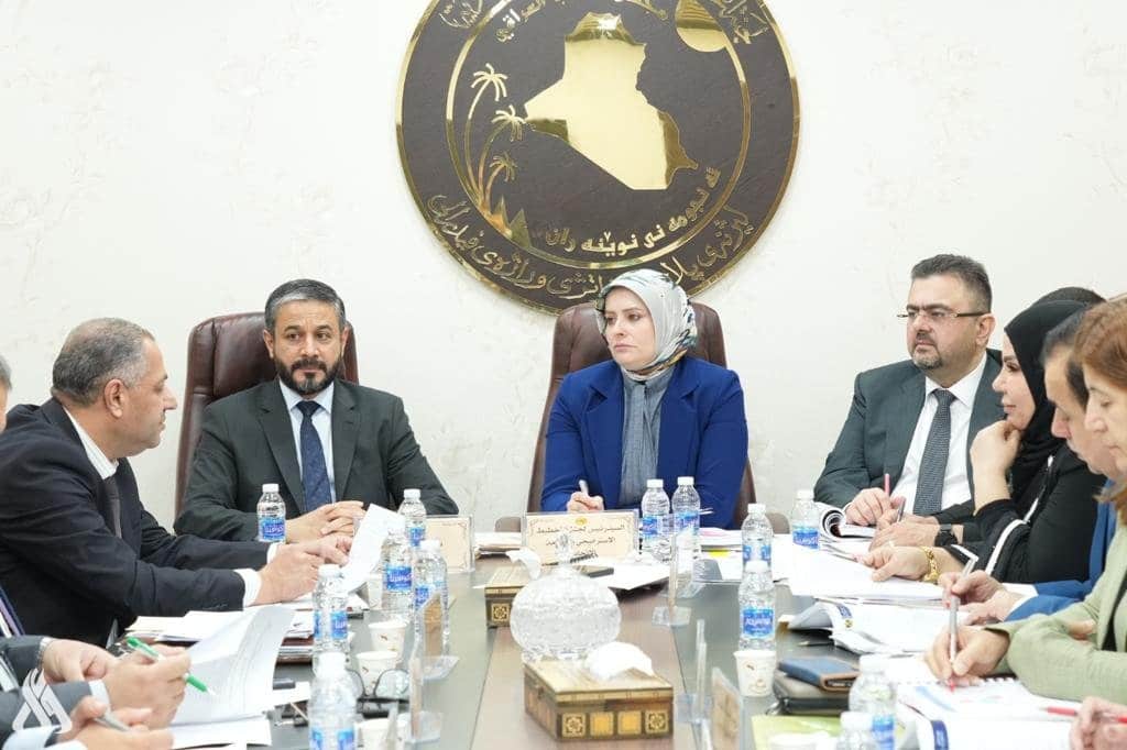 وزير التعليم يكشف عن خطة "واقعية" بشأن القبول في الدراسات العليا