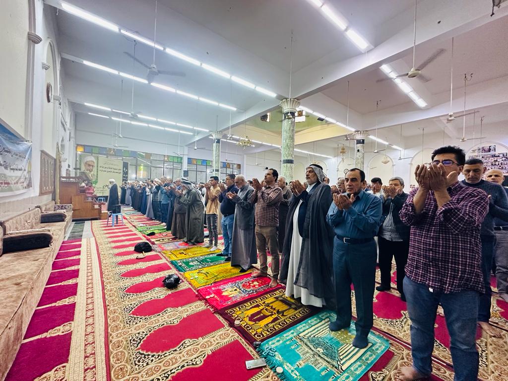 بالصور: صلاة الجمعة في مسجد الشيخ عباس الكبير وسط مدينة الناصرية