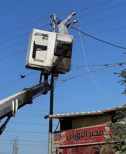 كهرباء ذي قار تزيل اكثر من 600 حالة تجاوز عن الشبكة الكهربائية في الاسبوع الماضي