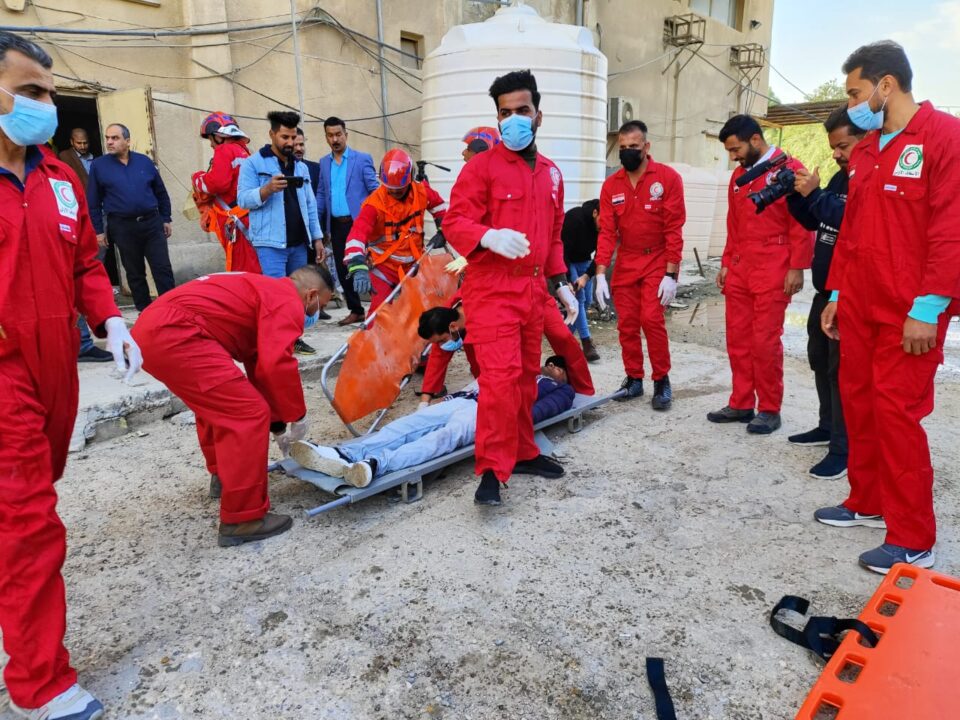 بالصور: لاول مرة اجراء ممارسة انقاذ لموظفين يتعرضون لحادث لحريق وهدم جزء من المبنى