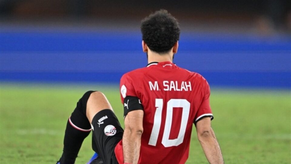 قد يغيب لشهرين.. إصابة صلاح بكأس افريقيا تهز ليفربول