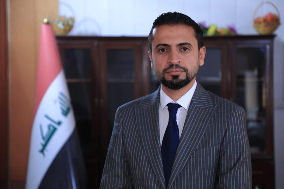 صورة من مقال: ذي قار تضاعف جهودها لرفع آثار العاصفة الترابية: 350 عاملا و70 آلية في الميدان