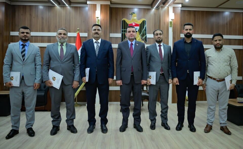 صورة من مقال: محافظ ذي قار يصدر الأوامر الإدارية بتكليف عدد من رؤساء الوحدات الإدارية 