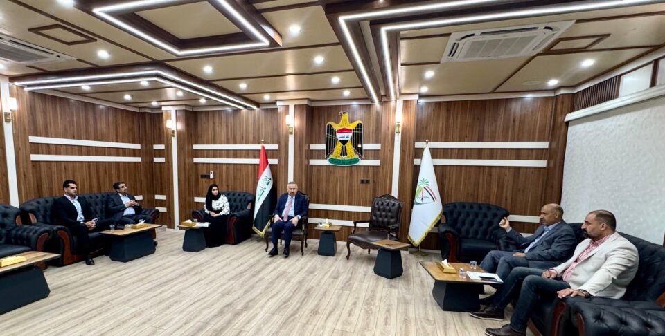 صورة من مقال: محافظ ذي قار وكالة يبحث مع شركة بريطانية فرص الاستثمار في الطاقة المتجددة