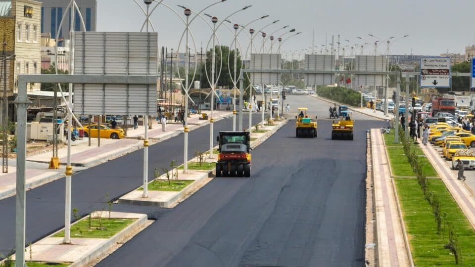 صورة من مقال: محافظ ذي قار: المباشرة بأعمال اكساء شارع كراج الناصرية الموحد