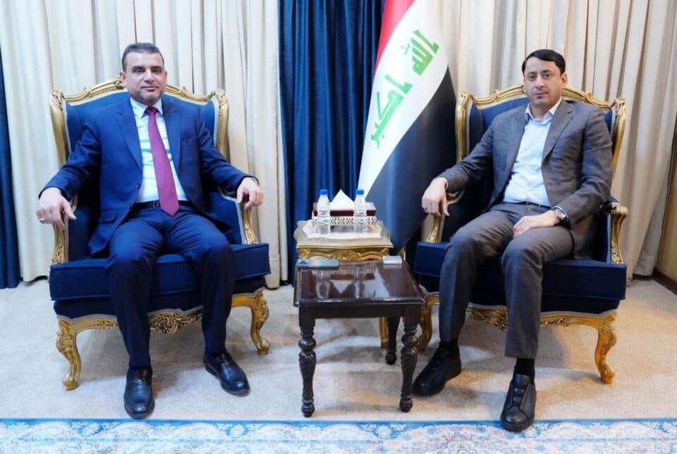 صورة من مقال: محافظ ذي قار يلتقي الأمين العام لمجلس الوزراء لبحث المشاريع الاستراتيجية ودعم الأندية الرياضية