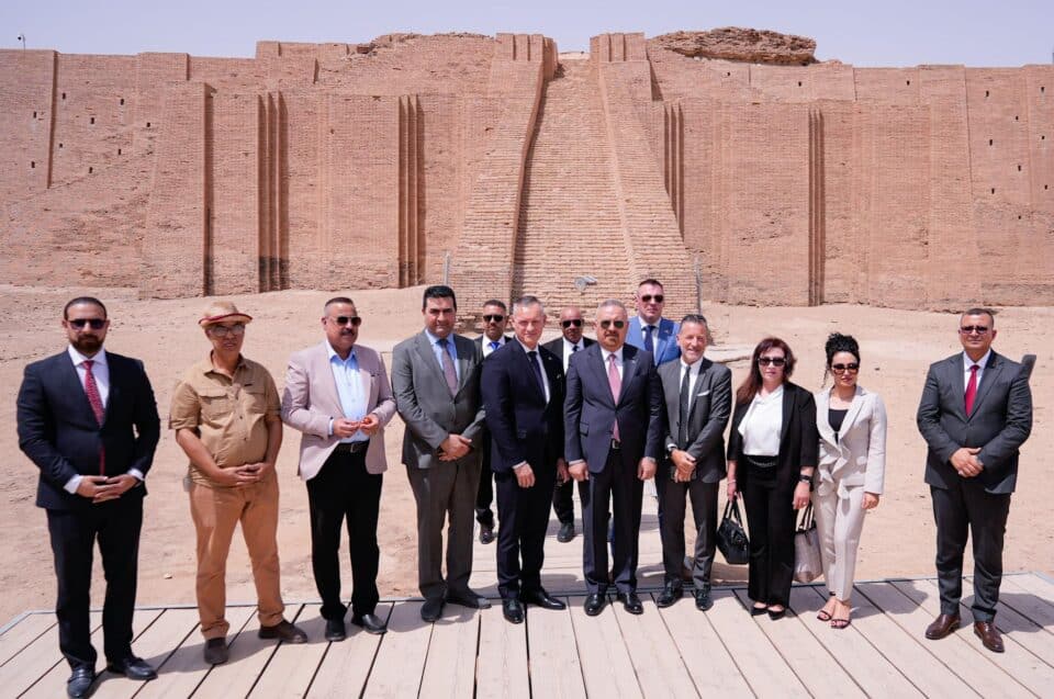 صورة من مقال: نائب محافظ ذي قار يبحث مع بعثة الاتحاد الأوروبي سبل التعاون في مكافحة التطرف