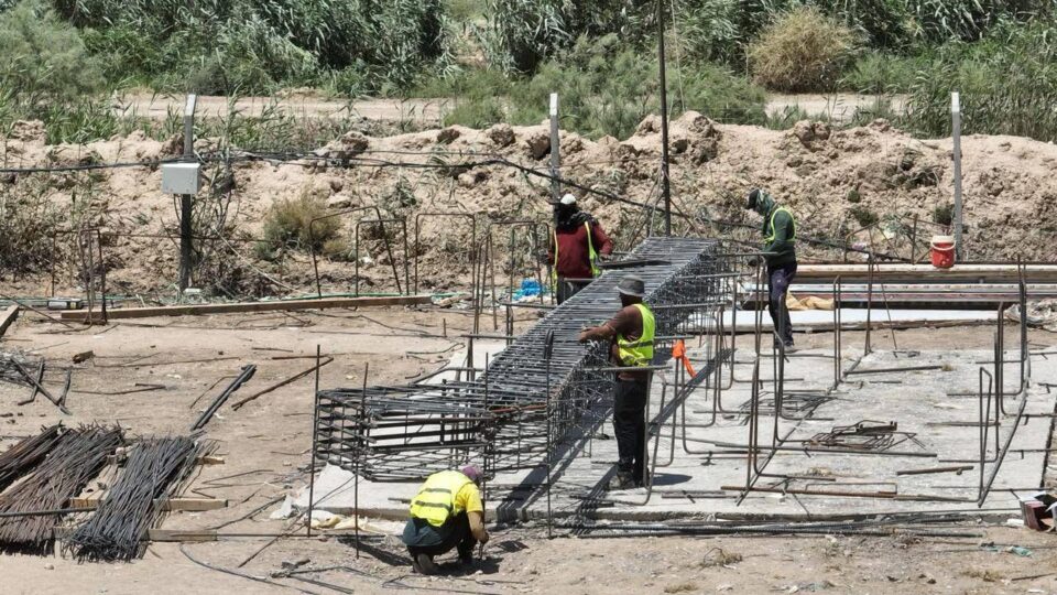 صورة من مقال: صندوق اعمار ذي قار تقترب من تحقيق حلم رياضي كبير: تصاعد وتيرة العمل في ملعب الشطرة الدولي بسعة 25 ألف متفرج