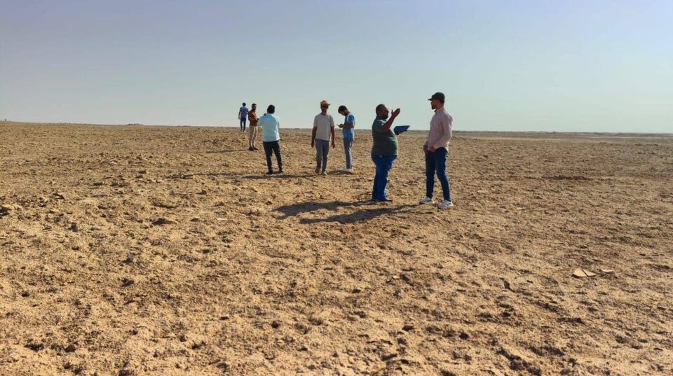 صورة من مقال: استطلاع أثري في ذي قار لتأمين طريق التنمية الاستراتيجي وحماية الكنوز التاريخية