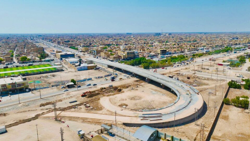صورة من مقال: محافظ ذي قار يعلن انطلاق اعمال التهيئة لمرحلة إكساء مجسر إبراهيم الخليل واعمال التشجير المحيطة به 