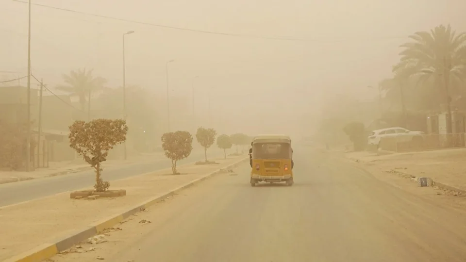 صورة من مقال: منخفض جوي يضرب الناصرية: غبار كثيف وانخفاض في درجات الحرارة