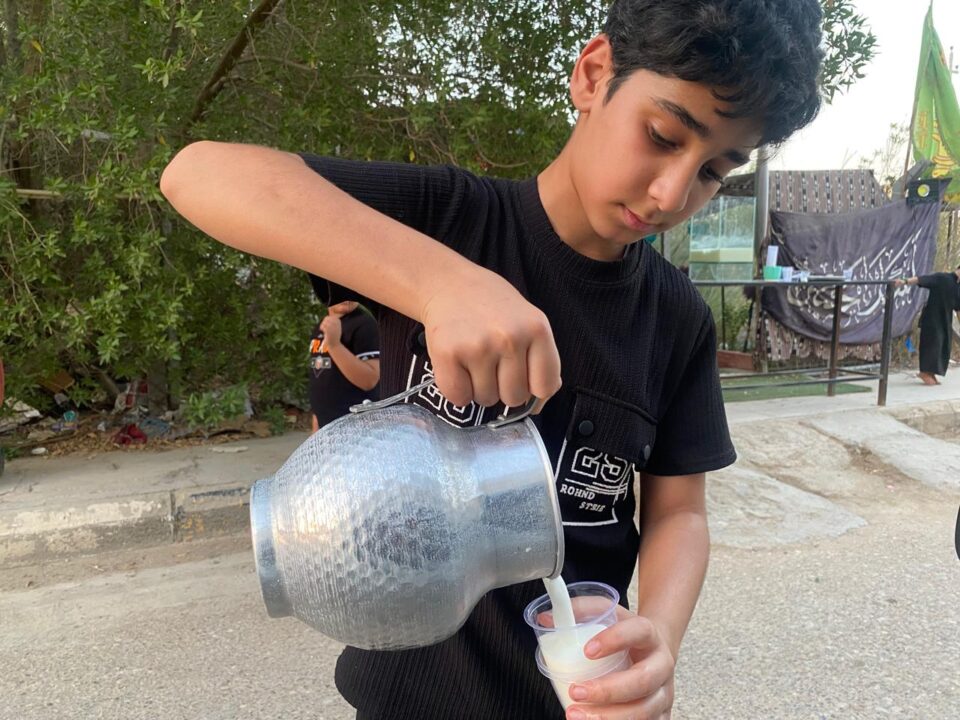 صورة من مقال: بالصور: أطفال ذي قار يحيون الشعائر الحسينية بمواكب خدمية وعزائية رغم صغر سنهم