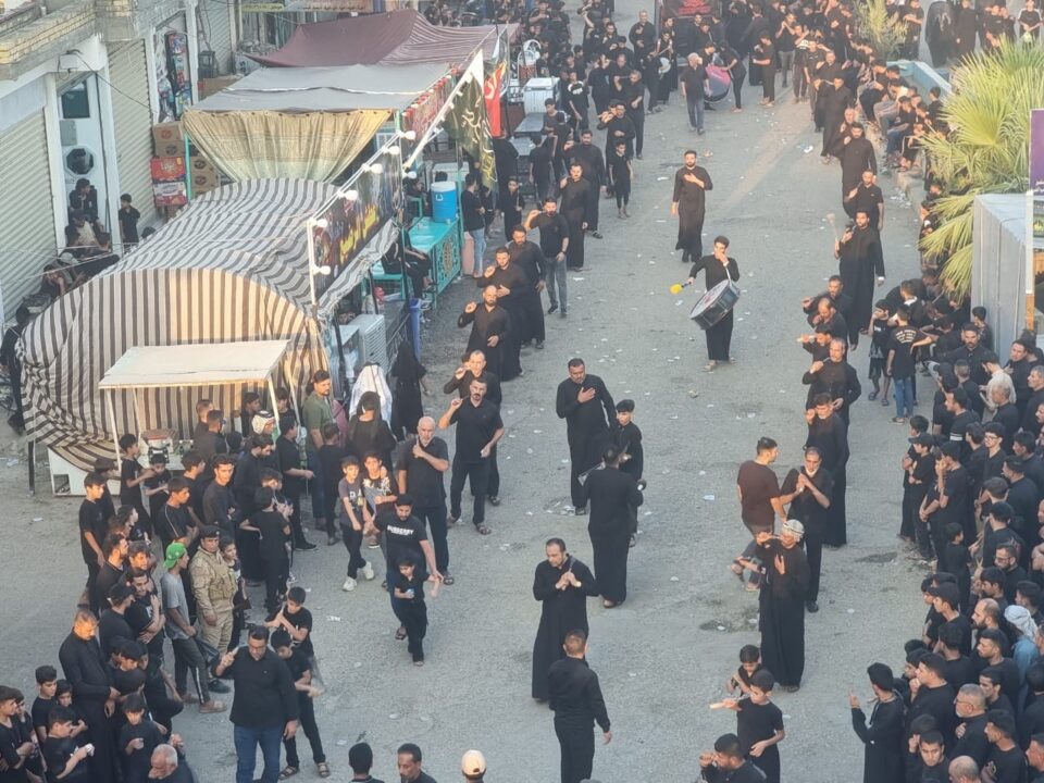 صورة من مقال: بالصور: مواكب العزاء تحيي ليلة العاشر من محرم في أجواء مهيبة