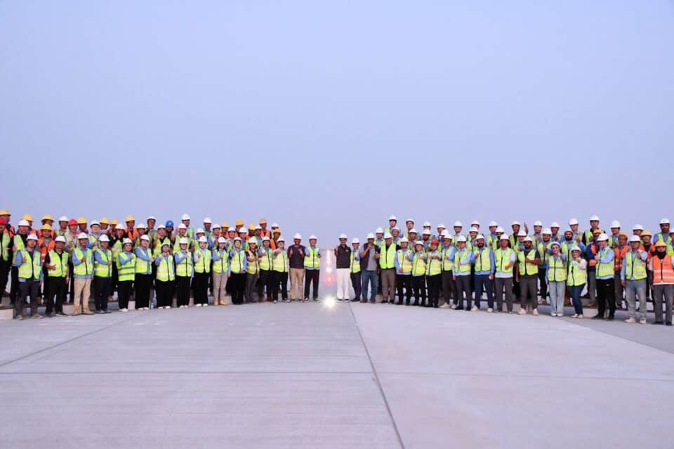 صورة من مقال: الشركة الصينية: تشغيل إنارة الملاحة الجوية بمطار الناصرية وفق أعلى المواصفات العالمية