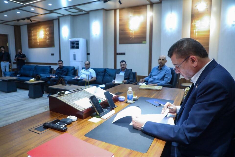 صورة من مقال: محافظ ذي قار يترأس اجتماعا لتنفيذ قرار توزيع الأراضي للمعلمين ويعلن تشكيل لجنة فرعية وتخصيص أراضٍ في عموم المحافظة