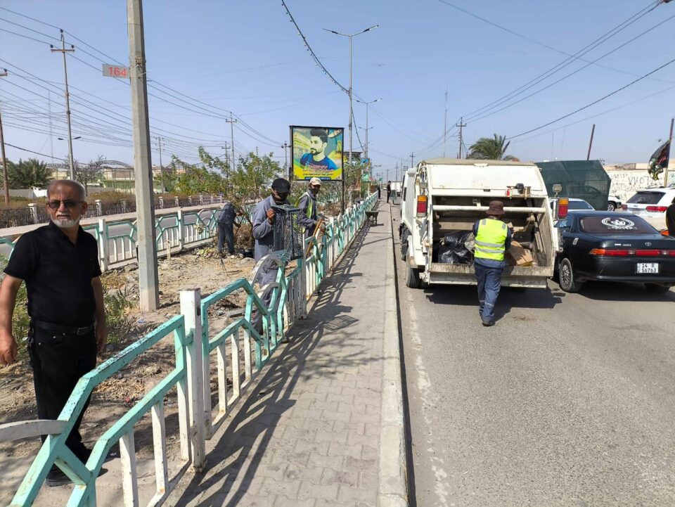 صورة من مقال: بالصور: بلدية الجبايش تباشر بحملة تنظيف واسعة عقب انتهاء مسيرة الزوار وسط المدينة
