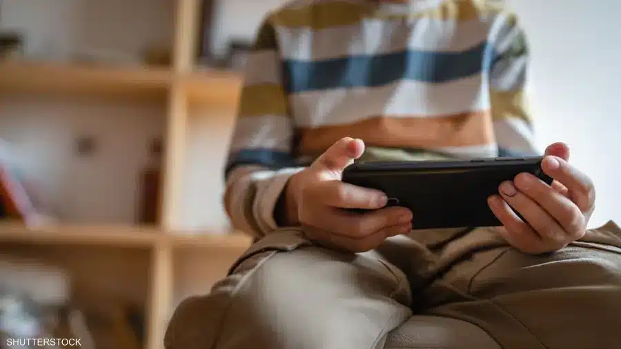 صورة من مقال: “نهاية مأساوية” لطفل خسر أموال والده في لعبة على الإنترنت