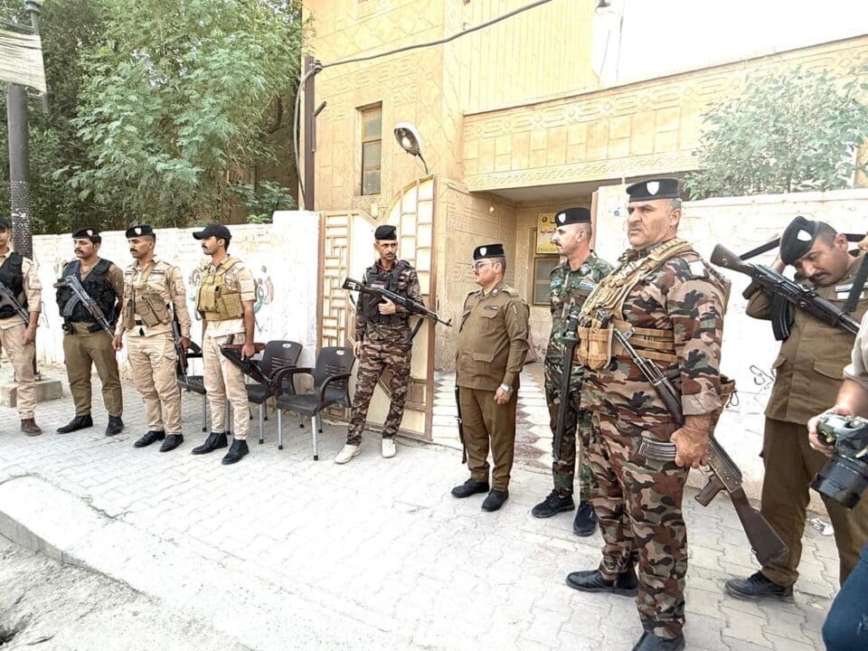 صورة من مقال: شرطة ذي قار تباشر ممارسات أمنية مكثفة لحماية المراكز الانتخابية وضمان انسيابية التصويت