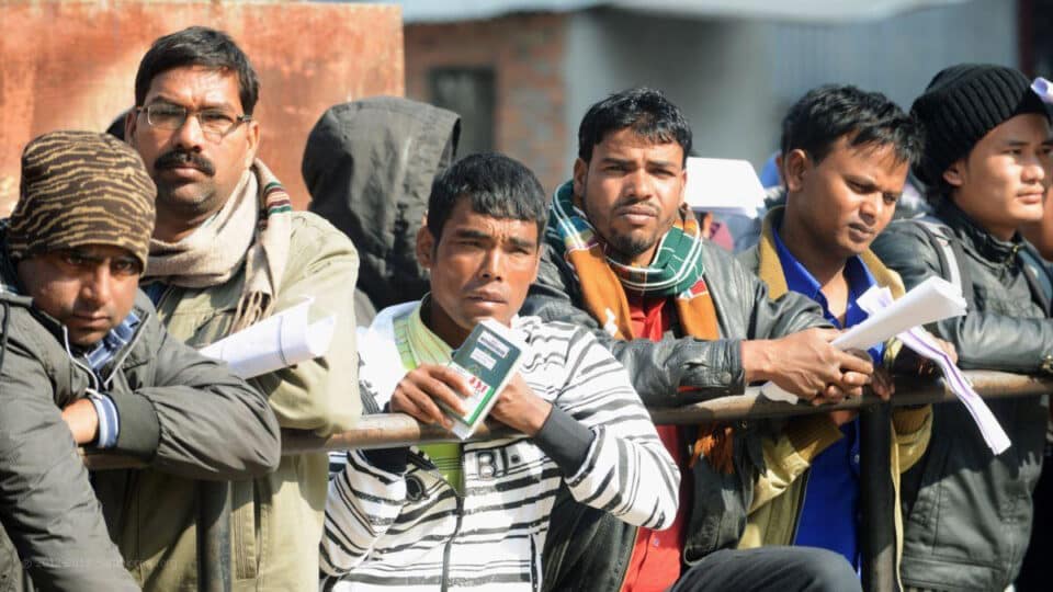 صورة من مقال: ذي قار ترحّل 48 عاملا أجنبيا خالفوا ضوابط الإقامة والعمل