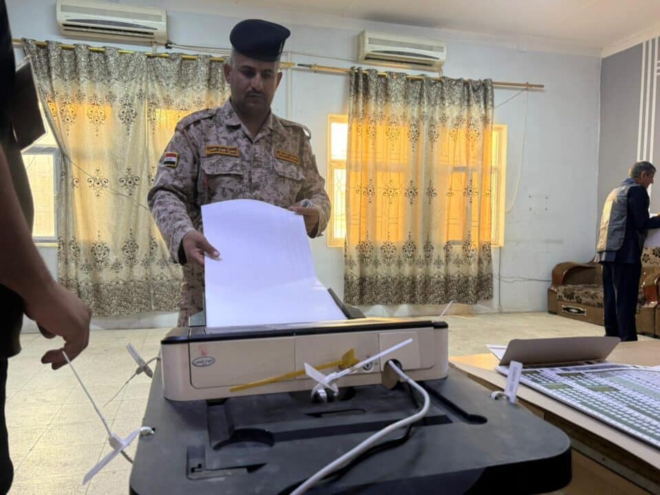 صورة من مقال: اكثر من 34 ألف منتسب أمني يدلون بأصواتهم في ذي قار لاختيار 19 نائبا للبرلمان المقبل