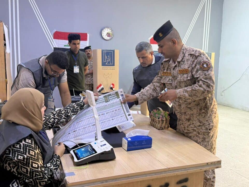 صورة من مقال: أكثر من 39 ألف عنصر أمني من ذي قار يصوتون لمرشحي محافظتهم من مواقع خدمتهم العسكرية