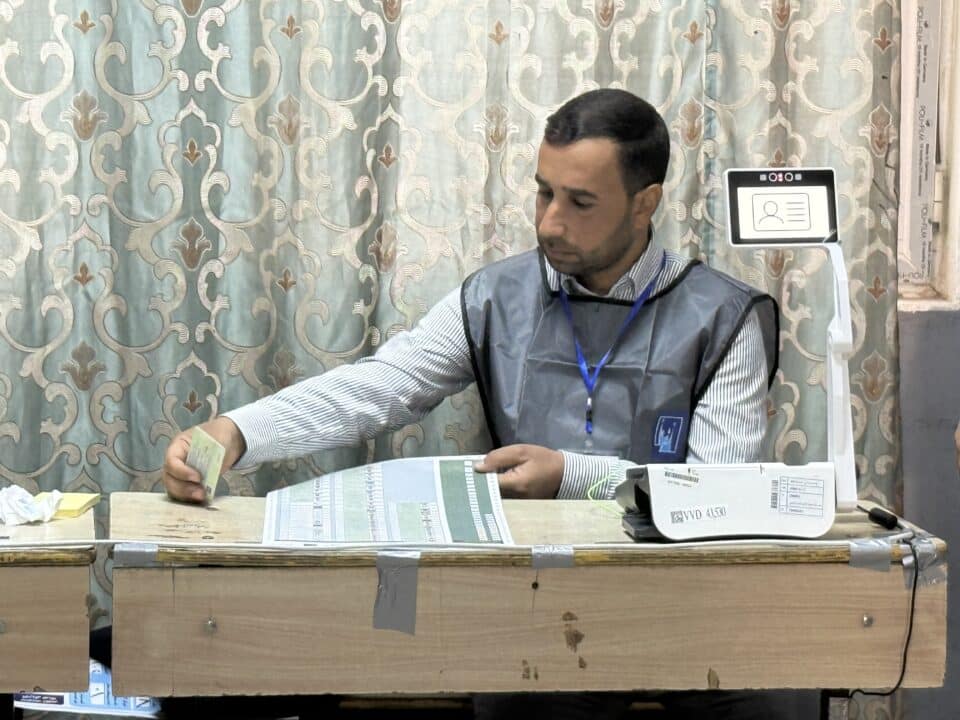 صورة من مقال: أكثر من 12 ألف موظف اقتراع يديرون العملية الانتخابية في ذي قار بكفاءة عالية