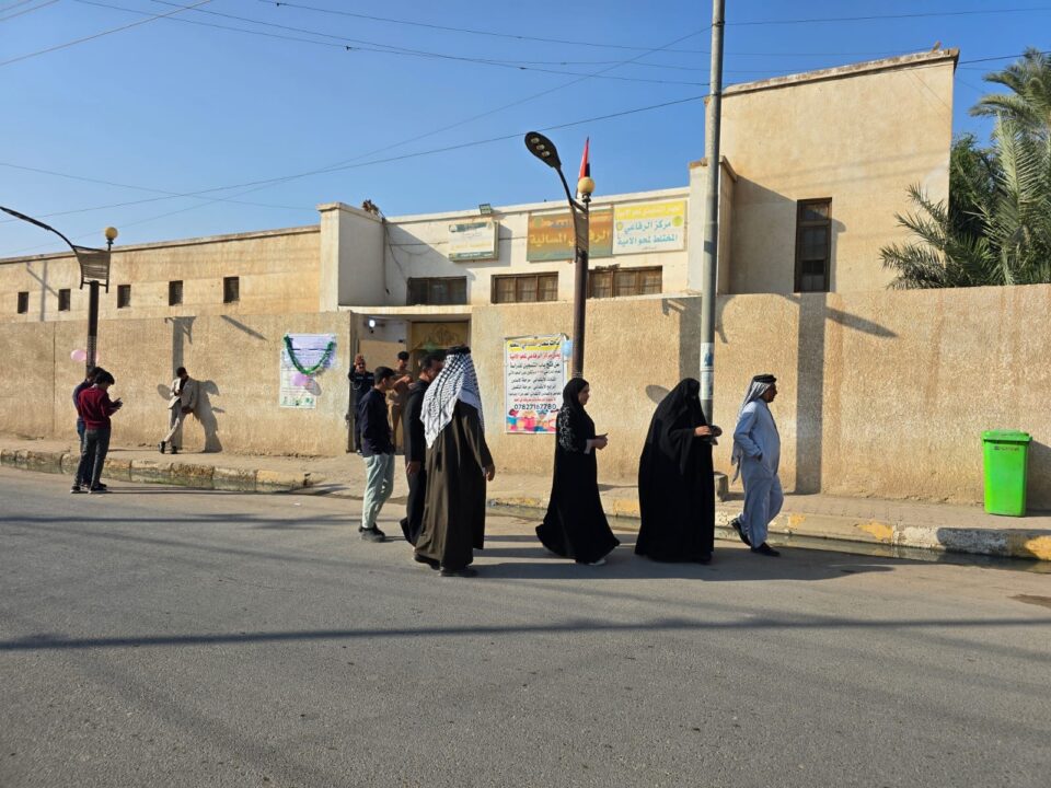 صورة من مقال: بالصور: ناخبو الرفاعي يتوجهون لمراكز الاقتراع لاختيار ممثليهم في البرلمان