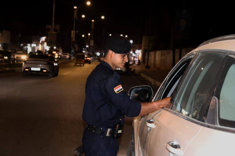 صورة من مقال: شرطة ذي قار تلقي القبض على 75 متهما ومخالف خلال ممارسة أمنية مكثفة