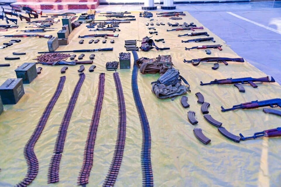 صورة من مقال: بالصور: عمليات دهم واسعة في ذي قار… ضبط أسلحة واعتقال مطلوبين خلال يومين