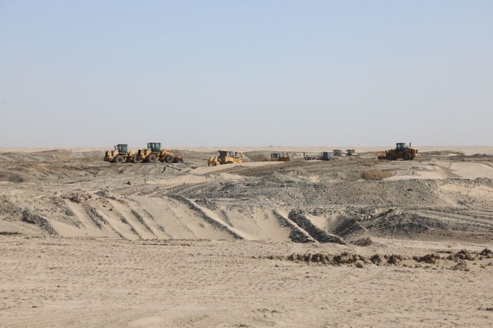 صورة من مقال: ذي قار تطلق أعمال الحد من زحف الرمال على مساحة 400 دونم