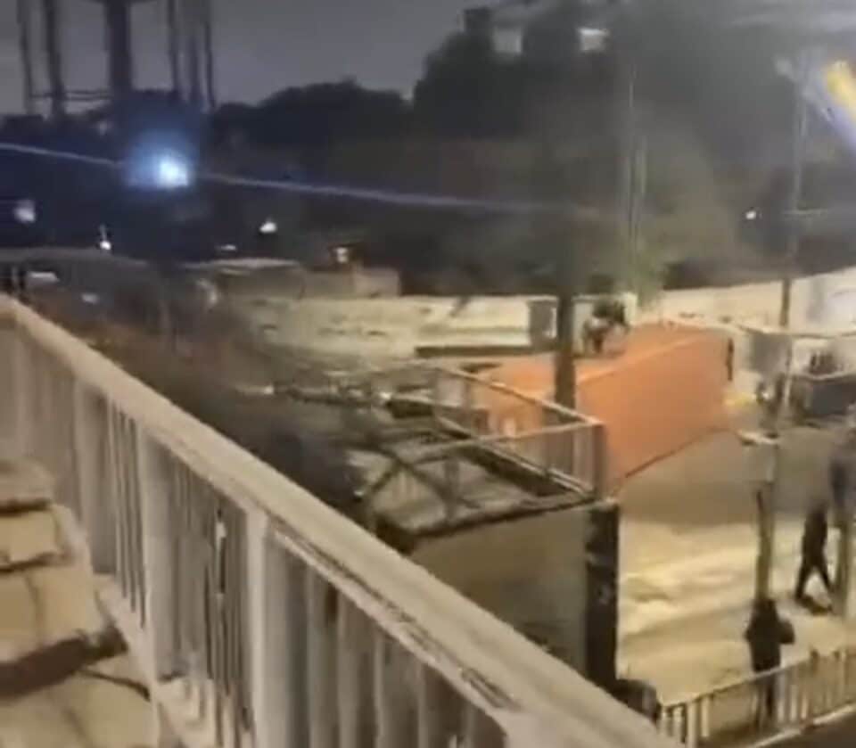 صورة من مقال: ذي قار تنفي تسجيل أضرار بشرية بحادث شاحنة تحت جسر النصر