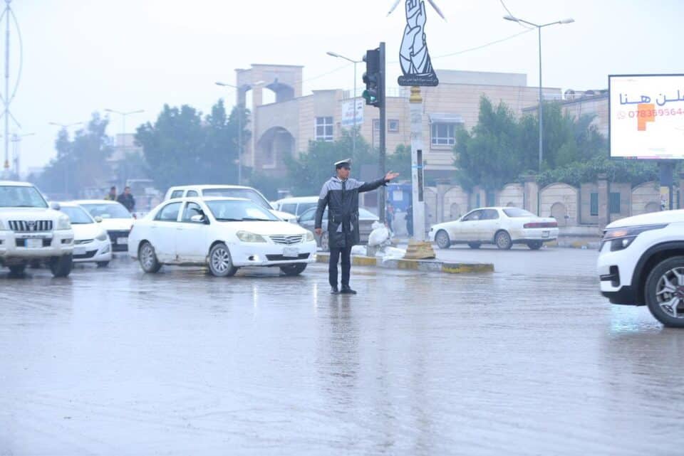 صورة من مقال: إذاعة الناصرية: حملات تنظيم وإرشاد مروري في ذي قار خلال موجة الضباب والامطار