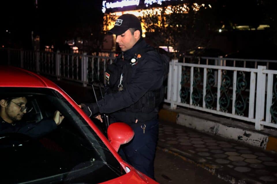 صورة من مقال: شرطة ذي قار: ضبط عشرات المخالفات والقبض على 53 شخصا خلال ممارسة أمنية