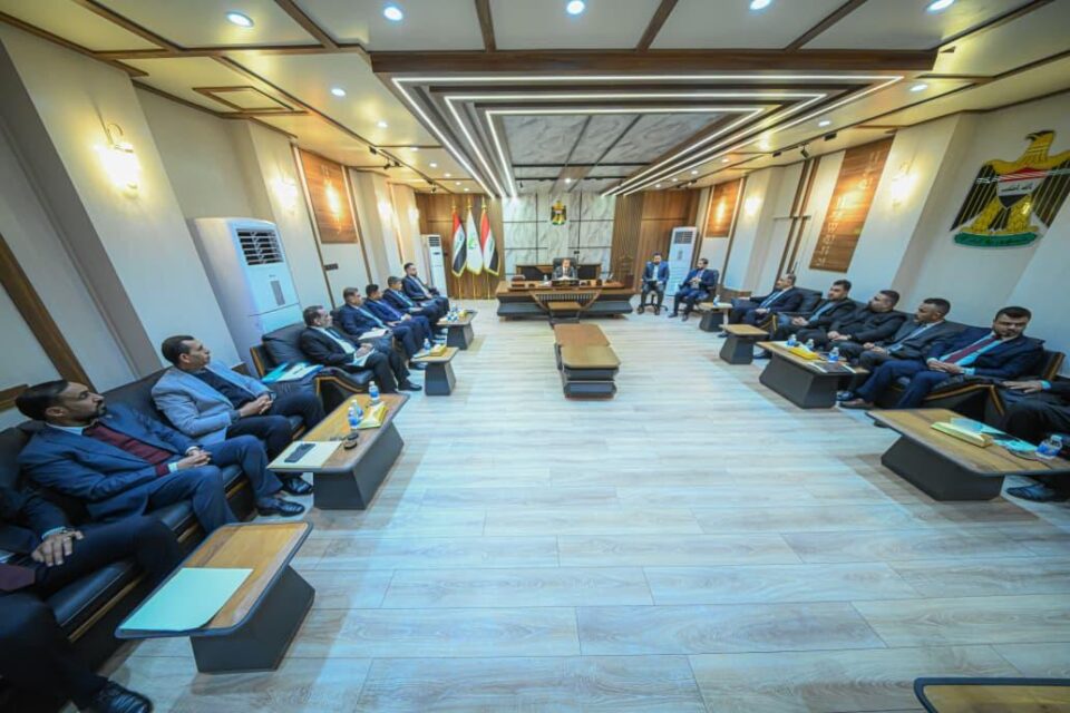 صورة من مقال: محافظ ذي قار يطلق غرفة عمليات لمتابعة المشاريع ويحدد مهلا حاسمة لإنجاز الملفات الخدمية