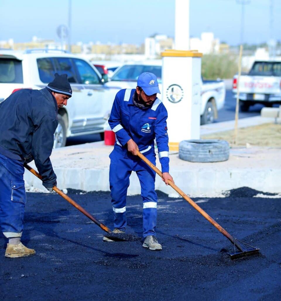صورة من مقال: بلدية الناصرية تواصل أعمال إكساء طريق الجامعة لتحسين البنى التحتية