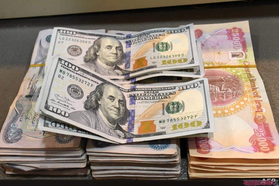 صورة من مقال: استقرار سعر صرف الدولار مقابل الدينار في سوق الناصرية اليوم الاثنين