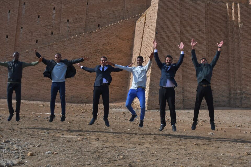 صورة من مقال: جامعة ذي قار تنظم سفرة علمية للطلبة الأجانب لتعريفهم بالآثار