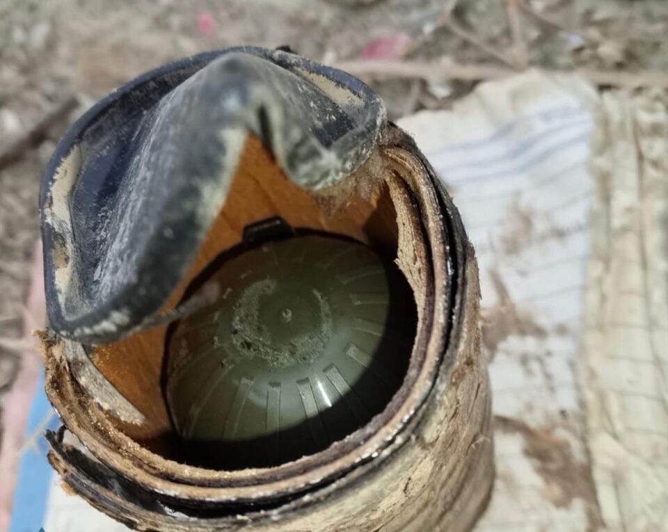 صورة من مقال: مكافحة متفجرات ذي قار تتلف رمانة يدوية قرب منازل سكنية