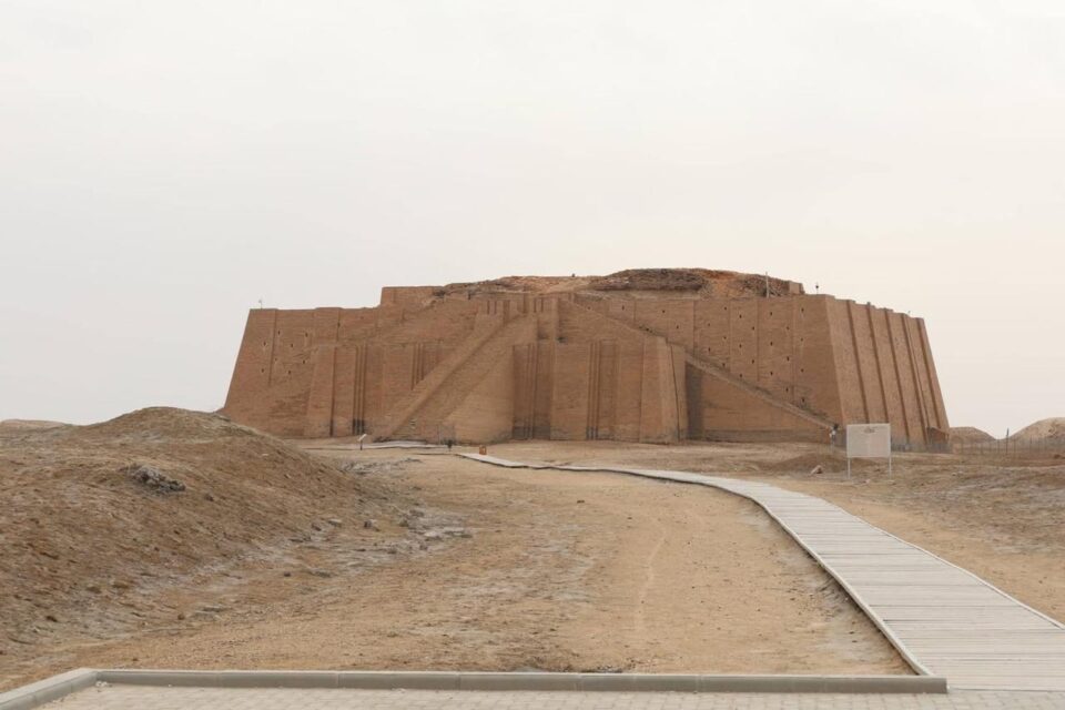 صورة من مقال: وزير البيئة يؤكد أهمية حماية المواقع الأثرية وتعزيز السياحة البيئية في أور