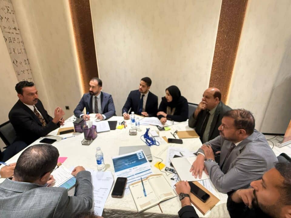 صورة من مقال: ورشة فنية في ذي قار للتخفيف من آثار العواصف الرملية