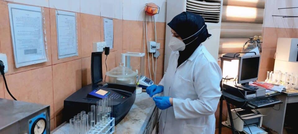 صورة من مقال: فحوصات مختبرية تكشف نوعية المياه والهواء في ذي قار