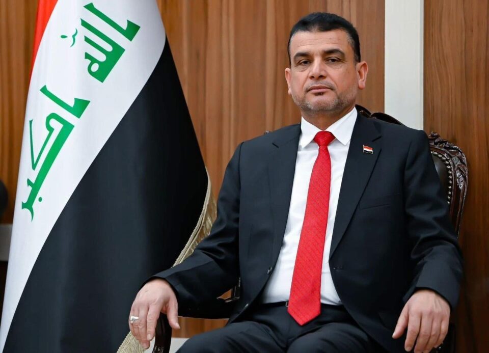 صورة من مقال: نائب من ذي قار يكشف عجز وزارة الموارد المائية عن تشغيل آلياتها ويطالب بمعالجة عاجلة