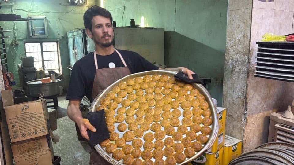 صورة من مقال: بالصور: تحضيرات أهالي الناصرية لصناعة الكليجة قبل عيد الفطر المبارك