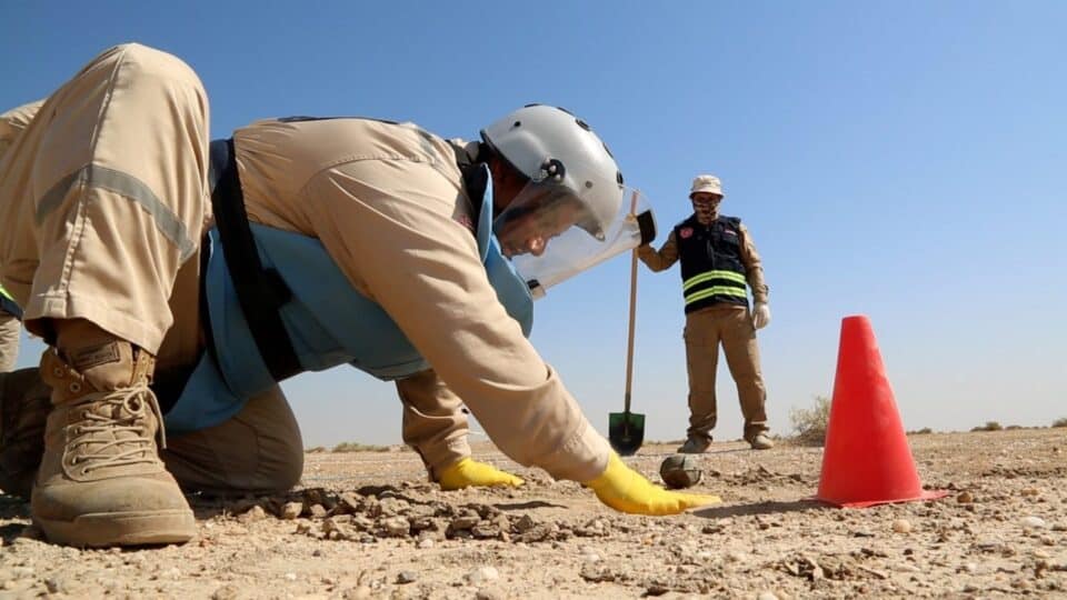 صورة من مقال: إزالة مخلفات حربية في قضاء الإصلاح شرق الناصرية