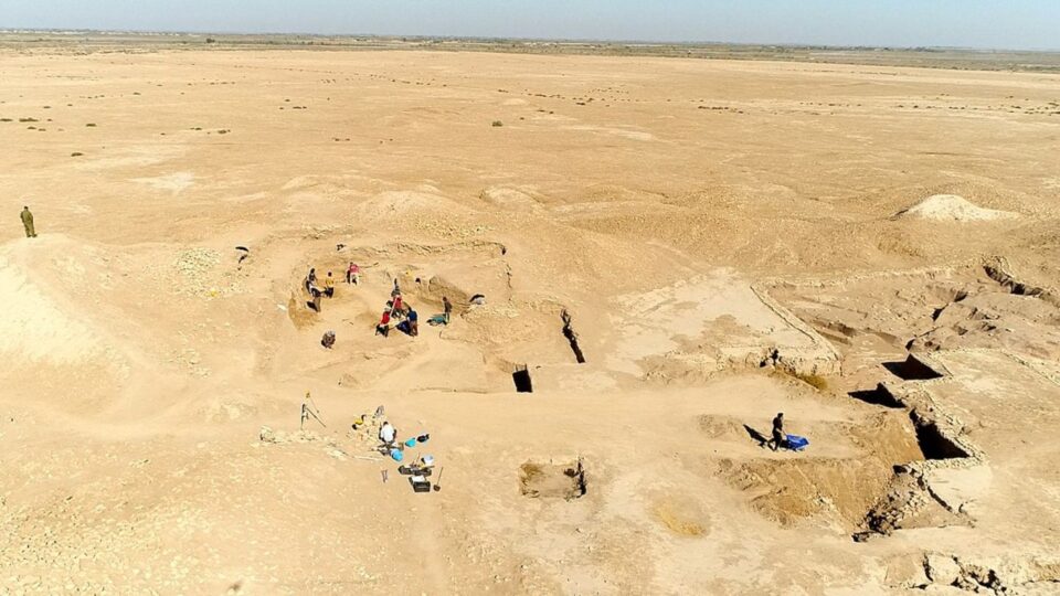 صورة من مقال: ذي قار: انتهاء أعمال التنقيب والمسح للبعثة الروسية في موقع الدحيلة ومغادرتها العراق