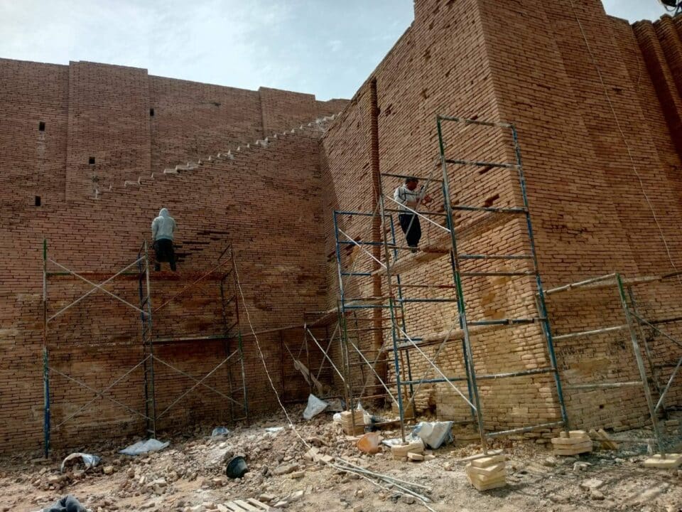صورة من مقال: الهيئة العامة للآثار تباشر أعمال الصيانة الإنقاذية السابعة لزقورة أور التاريخية بتمويل حكومي